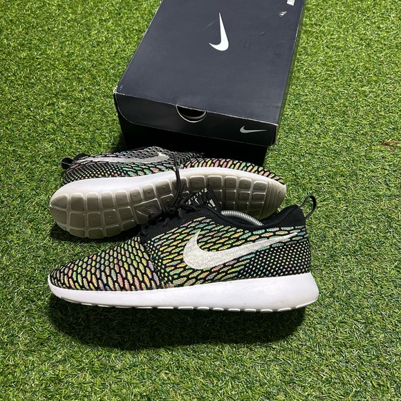 Men’s Nike ID Roshe Run - Picture 1 of 8